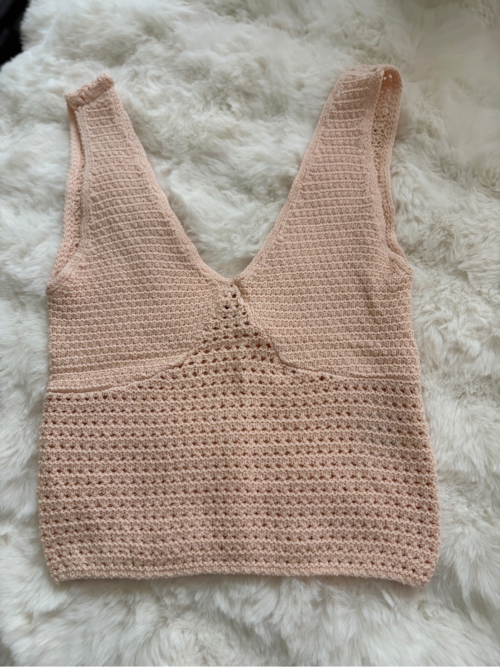 Billabong Peach Open-Knit V-Neck Tank - Picture 1 of 3